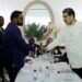 Presidente guyanés presumió en las narices de Maduro una pulsera con un detalle clave (Foto)