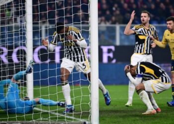 Juventus desperdició la ocasión de ponerse líder al empatar con el Genoa