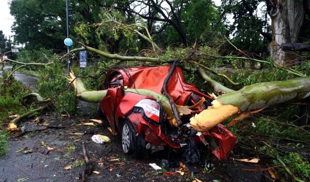 Tormenta con vientos huracanados dejó al menos 16 muertos y destrucción en Argentina y Uruguay