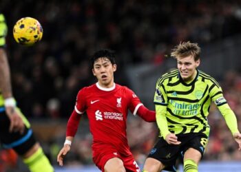 Arsenal conservó el liderato de la Premier pese al empate con el Liverpool