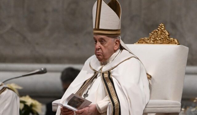 “Nuestro corazón está hoy en Belén”, afirmó el papa Francisco en misa de Nochebuena