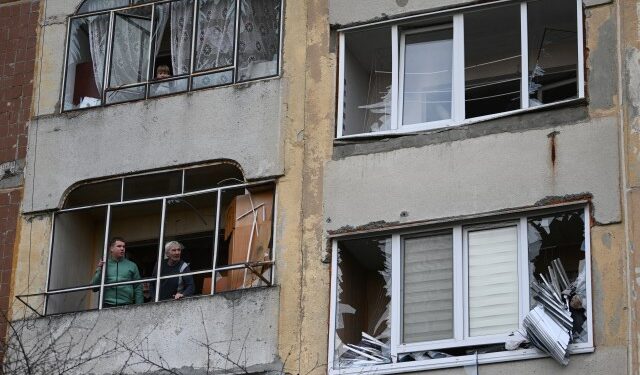 Balance de muertos por bombardeos rusos en Ucrania se eleva a 30