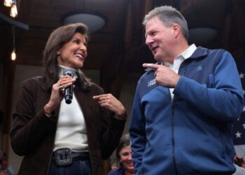 El gobernador de New Hampshire respalda a Nikki Haley en las primarias republicanas