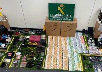 Arrestan a 14 empleados de aeropuerto español por robo de equipaje