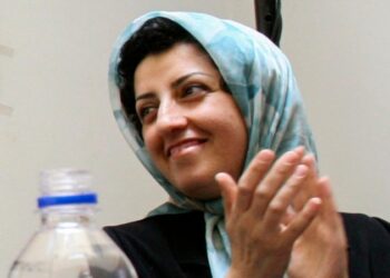 Hijos de la activista iraní Narges Mohammadi reciben el Nobel de la Paz en su nombre