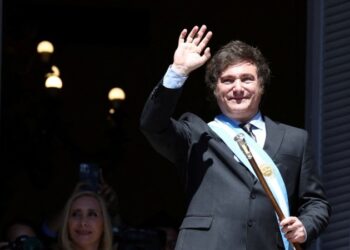 Argentina declara la emergencia de servicios energéticos, aumento de tarifas luz, gas