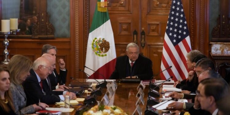 México y EEUU acuerdan mantener abiertos cruces fronterizos