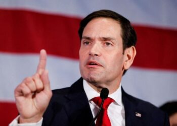 Senadores republicanos exigen a Biden prohibir los viajes entre EEUU y China por brote de “enfermedad misteriosa”