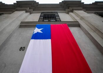 Acusan a 55 personas en mayor fraude fiscal en la historia de Chile