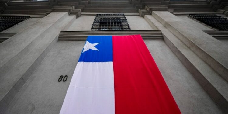 Acusan a 55 personas en mayor fraude fiscal en la historia de Chile