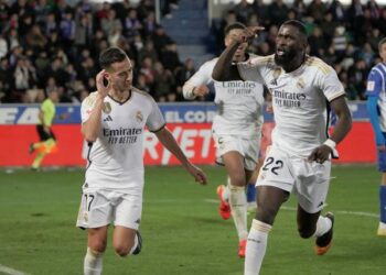 Lucas Vázquez devolvió el liderato al Real Madrid con un cabezazo en el tiempo de descuento