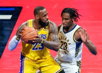 LeBron James lideró el quinteto ideal de la primera Copa NBA