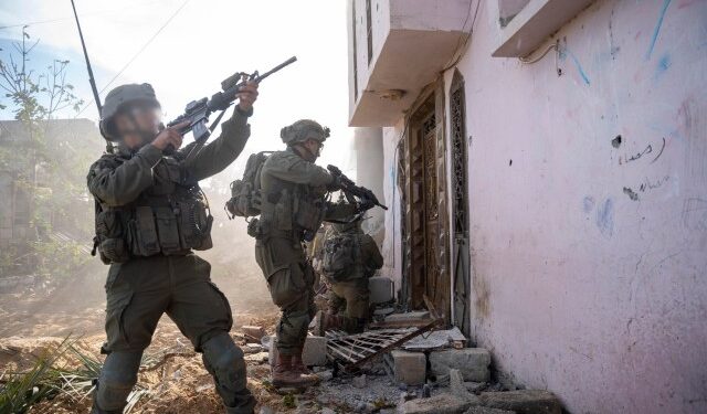 Israel pierde tres oficiales en combates en Gaza, entre ellos un general