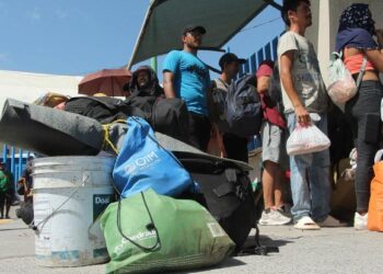 La ayuda en Colorado se queda corta frente a la avalancha de migrantes, muchos de ellos venezolanos