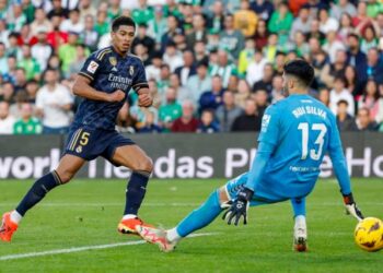 Real Madrid pinchó en el Villamarín y puso en peligro el liderato