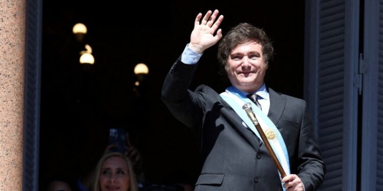 El recién nombrado presidente argentino, Javier Milei, impuso 300 reformas en un solo Decreto de Necesidad y Urgencia