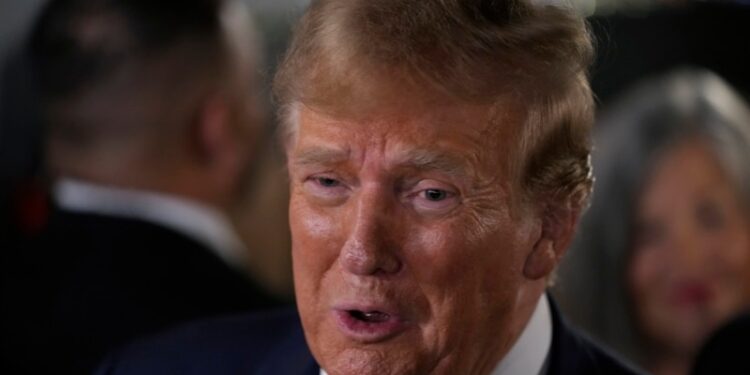 Trump bromea con abusar de su poder en un eventual regreso a la Casa Blanca