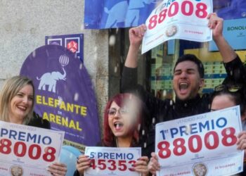 Boletos con el 88008 ganan «El Gordo» de Navidad de la lotería en España