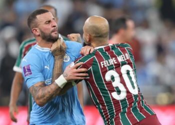 Felipe Melo y Kyle Walker se fueron a las trompadas en la final del Mundial de Clubes (Fotos)