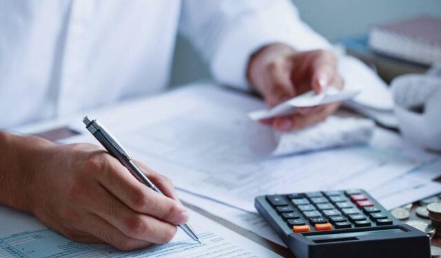 El IRS condonará impuestos a millones de personas en EEUU: ¿quiénes son elegibles?