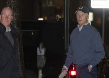 EN VIDEO: Captaron la reacción de Biden cuando un carro chocó contra parte de su caravana