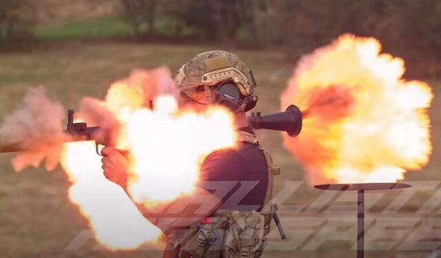 “Debería estar muerto”: Lanzacohetes le explotó en las manos a reconocido youtuber estadounidense (VIDEO)