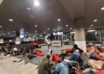 Gobierno colombiano descarta una crisis migratoria por tránsito de africanos por aeropuerto de Bogotá