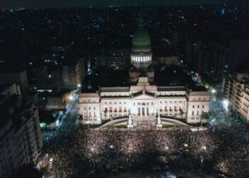 Gobierno de Milei defiende proyecto de reformas enviado al Congreso ante críticas opositoras