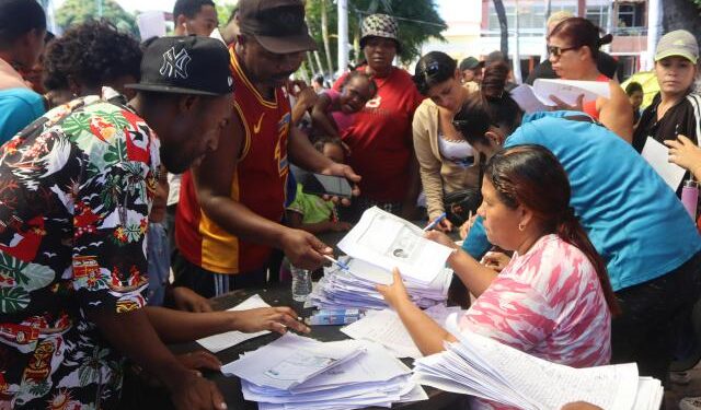 La travesía del migrante venezolano discapacitado que escapó de la crisis y partirá en caravana desde México el #24Dic