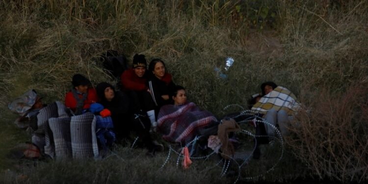 Agencia de la ONU para refugiados insta a países a disuadir a los migrantes de rutas peligrosas