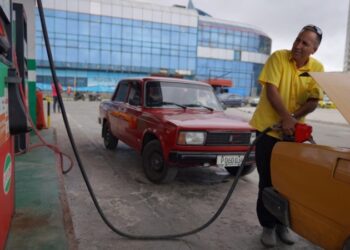 La gasolina cubana es una ganga, al menos para los que tienen dólares