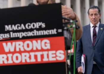 Republicanos en Cámara Baja aprueban apertura de investigación formal a Biden