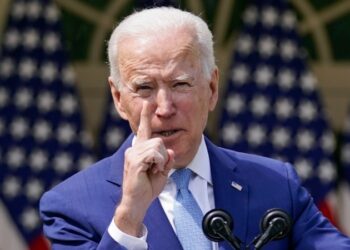 Aislado internacionalmente en Gaza, Biden reprende a Netanyahu