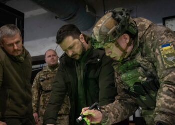 Cómo se vincula a la ideología nazi con Zelenskyy y el Ejército ucraniano mediante la desinformación