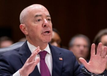 Blinken y Mayorkas se reúnen con López Obrador