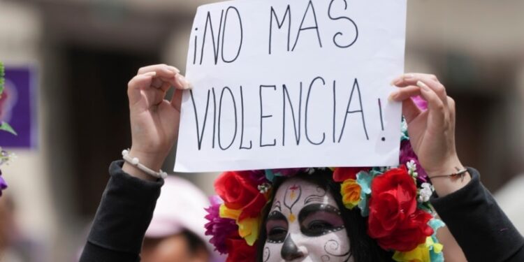 Matan por error a cuatro niños en medio de una incontrolable ola de violencia en Ecuador