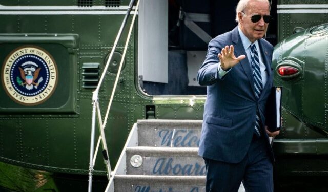 A Biden se le va la cabeza nuevamente: confunde el nombre del helicóptero presidencial y afirma que Reagan se lo prestó