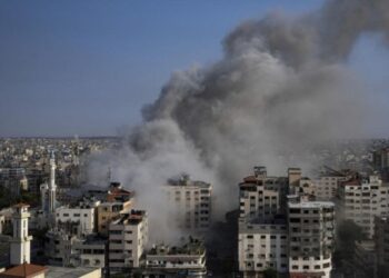 Israel ataca desde el aire objetivos de Hezbolá en respuesta a ataques desde Líbano