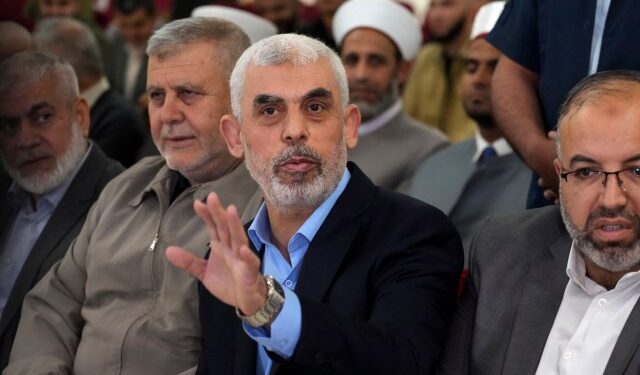 Israel ofrece 400 mil dólares por información sobre el paradero de Sinwar, líder de Hamás