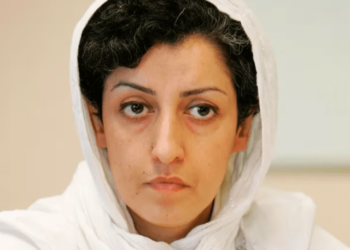 La iraní ganadora del Nobel de la Paz inició una huelga de hambre en prisión el día de la premiación