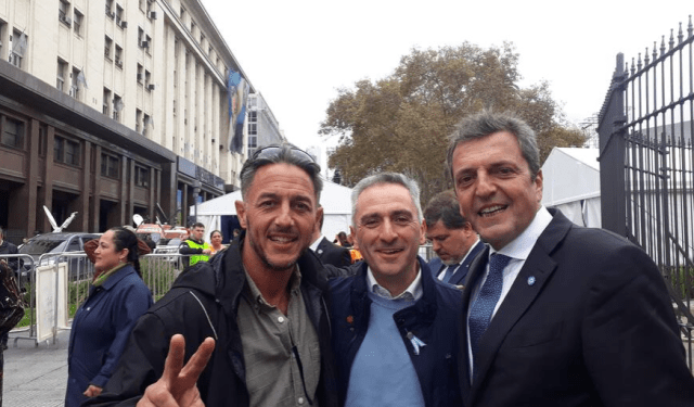 La historia detrás de Gastón Mercanzini, el exfuncionario que le lanzó una botella a Milei en la asunción presidencial