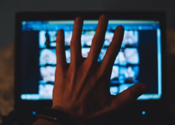 Salió a la luz la carrera porno de un rector de esta universidad y el castigo fue severo