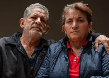 La pareja venezolana que busca por tierra, mar y aire a su familia desaparecida en la ruta migratoria de San Andrés