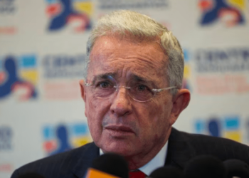 Argentina abre investigación contra Álvaro Uribe Vélez (Detalles)