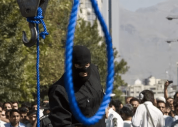 El régimen de Irán ejecutó a tres hombres y una mujer acusados de espiar para Israel