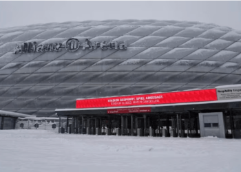 Las impactantes IMÁGENES de la nevada que suspendió el partido del Bayern Munich