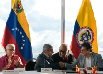 Cuba afirma que acogerá con “responsabilidad” y “esperanza” diálogos colombianos en 2024