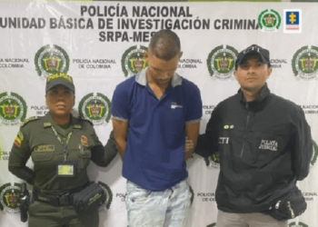 Atrocidad en Colombia: lanzó a su expareja de un segundo piso y secuestró a su hijo para forzarla a volver con él