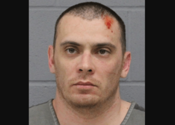 Arrestaron a tirador que dejó una estela de sangre en diferentes escenas del crimen en Texas