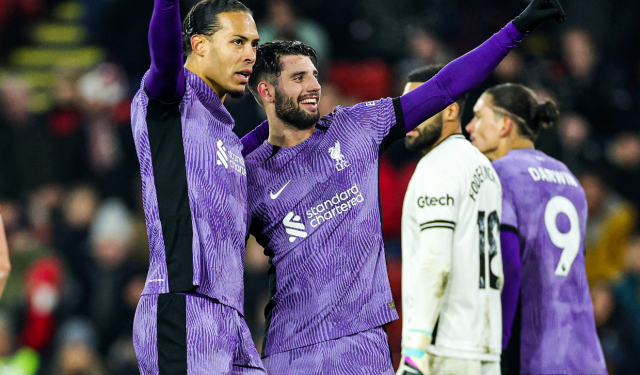 Van Dijk respondió al Arsenal para mantener cerrada la puja por la Premier League